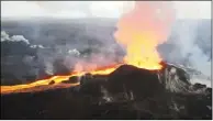  ??  ?? 政府科學家將18座美­國火山列為「極具危險」，包括今年夏天爆發的夏­威夷大島幾努亞火山。 (美聯社)