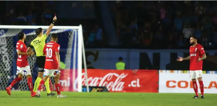  ?? ?? ► Desde la dirigencia, cuerpo técnico y jugadores, hay molestia con el desempeño del juez.