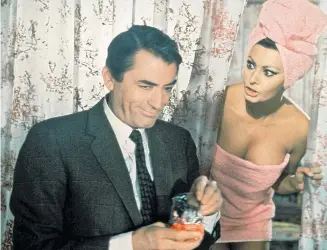  ?? ?? Yasmin Azir (Sophia Loren) und Professor Pollock (Gregory Peck) in „Arabeske“, 20.15 Uhr, Arte.