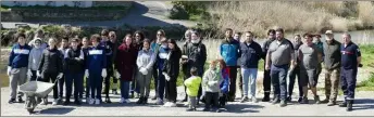  ?? ?? Lors de la journée de nettoyage des berges de la Salz par les Cadets de la Sécurité civile du collège - Crédits :