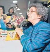  ??  ?? Children’s author Beverly Cleary at a California book signing. VERN FISHER/THE MONTEREY COUNTY HERALD 1998