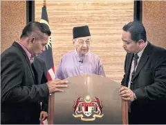  ?? NYT ?? Prime Minister Mahathir Mohamad before recording a televised message in Putrajaya in June 2018.