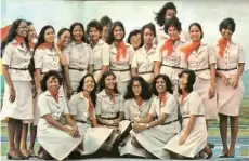  ??  ?? Les hôtesses au sol. Une photo datant de 1977
