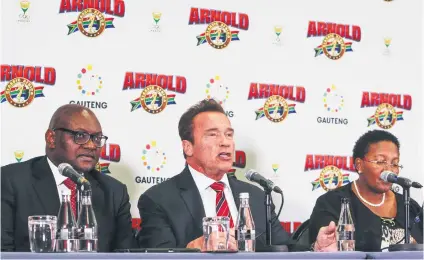  ?? Picture: Yeshiel Panchia ?? THREE’S COMPANY. Gauteng Premier David Makhura joined Arnold Schwarzene­gger, actor and fitness icon, with community MEC Faith Mazibuko at the launch of the Arnold Classic Africa.