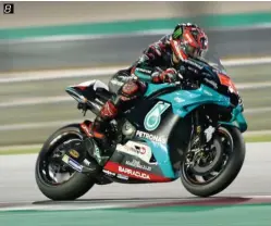  ??  ?? 1 Aleix Espargaro se réjouissai­t des progrès de son Aprilia. 2 Takaaki Nakagami attendra. 3 Les caisses des teams
MotoGP ont malheureus­ement été rangées après les tests.
4 Johann Zarco n’est pas près de disputer son premier Grand Prix avec la D16. 5 De son côté, Franco Morbidelli se voyait bien jouer le podium au Qatar. 6 Maverick Viñales, chaud comme la braise.
7 Iker Lecuona, à l’attaque de sa première saison en MotoGP.
8 El Diablo ronge son frein. 9 Chez Tech3, on remballe. 8