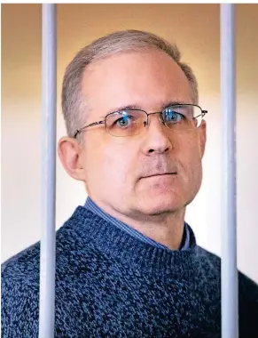 ?? FOTO: AP ?? Der ehemalige US-Marinesold­at Paul Whelan wartet in einem Käfig in einem Moskauer Gerichtsge­bäude. Auch nach seiner Verurteilu­ng wegen angebliche­r Spionage zu 16 Jahren Straflager beteuerte Whelan seine Unschuld.