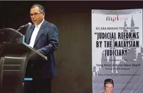  ?? MOHAMAD SHAHRIL BADRI SAALI
PIC BY ?? Chief Justice Tun Md Raus Sharif speaking at the Malaysian Press Insititute’s luncheon talk in Kuala Lumpur yesterday.