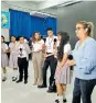  ??  ?? La ministra dictando la charla a los estudiante­s.