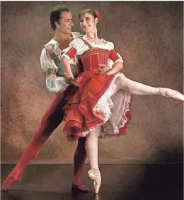  ??  ?? Ballet Arizona stars Astrit Zejnati and Paola Hartley in 2008’s “Don Quixote.”