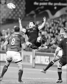  ?? — Reuters photo ?? New Zealand’s Nehe Milner-Skudder loses the ball during the Rugby Championsh­ip match against South Africa at Albany Stadium in Auckland.