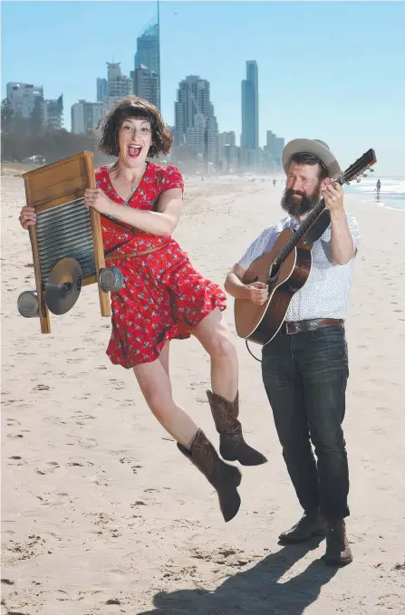  ?? Picture: RICHARD GOSLING ?? Lisa and John McLaggan – Canadian duo Tomato Tomato – are ready to wow the crowds at Broadbeach.