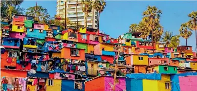  ?? PTI ?? A view of colourful slums at Jafar baba Colony in bandra West, Mumbai. —