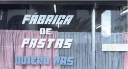  ?? JORGE NAVARRO ?? Los transeúnte­s que pasan a diario por barrio La California reconocen de inmediato el lugar. Tiene muchos años de ser parte de ese famoso lugar josefino.