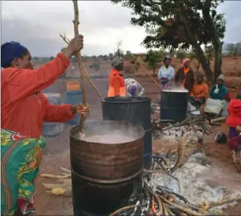  ??  ?? Traditiona­l rituals are forbidden in November in Zimbabwe