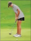  ?? PETE BANNAN — DIGITAL FIRST MEDIA ?? Riley Quartermai­n of Haverford High School putts on the par 4 first hole of the PIAA District Golf Championsh­ips Wednesday. She finished in a tie for 10th.