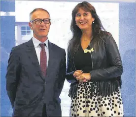  ?? DAVID CASTRO ?? El ministro José Guirao y la ‘consellera’ Laura Borràs, ayer en Madrid.