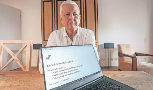  ?? RP-FOTO: HANS-JÜRGEN BAUER ?? Ende Oktober ist Robert Kotowski in die neue Wohnung gezogen. Seitdem hat er kein Internet.