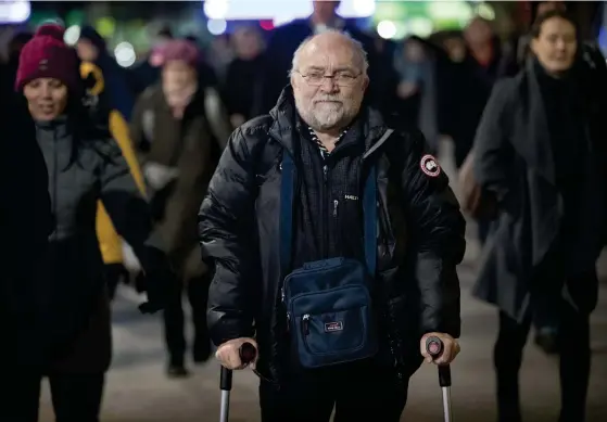  ?? FOTO: NIKLAS TALLQVIST ?? VVS-diplominge­njören Robert Grönblom är nöjd över att ha fått en njure i prima skick. – Vår sjukvård är helt otrolig, säger han.