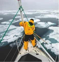  ??  ?? Traversing pack ice at 81°N in the Arctic Ocean