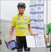  ?? (DR) ?? Tristan Delacroix (maillot jaune) remporte la première étape, le maillot vert et le classement général du Tour du Kosovo. Paul Hennequin, son coéquipier, une étape et le maillot blanc de meilleur jeune.