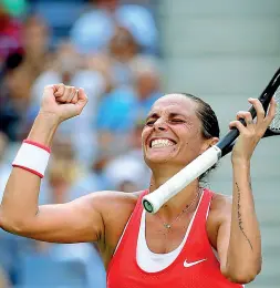  ??  ?? Vincente Roberta Vinci è l’unica tennista italiana ad aver vinto su tutte le superfici: 25 titoli tra singolari e doppi, uno score totale di 500 match vinti in carriera