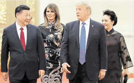  ?? Donald Trump s manželkou do Číny zavítali při turné po Asii. Navštívili už Japonsko a Jižní Koreu a čeká je ještě Vietnam a Filipíny. FOTO REUTERS ?? V zemi draka.