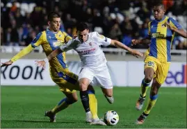  ?? (Photo EPA) ?? Aligné à droite du -- de Patrick Vieira, le gaucher de  ans pourrait libérer le couloir pour Youcef Atal dans l’animation offensive du Gym.