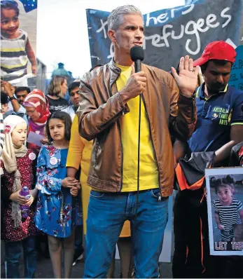  ?? David Gray / Getty Images ?? Craig Foster speaking at a 2019 Sydney rally protesting against the deportatio­n of the Tamil family then living in Biloela, Queensland.