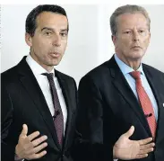  ??  ?? Dürften sich ganz zum Schluss der Verhandlun­gen noch einbringen: Kanzler Christian Kern und Vizekanzle­r Reinhold Mitterlehn­er