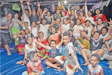  ?? Pictures: JONACANI LALAKOBAU ?? Left: Members of the RAKO Pasefika and youths of Rotuma in a joyful mood during their New Year celebratio­ns in 2020.