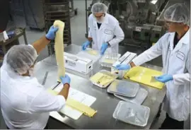  ?? NEW YORK TIMES FILE PHOTO ?? Lasagna noodles are tested at the Nestlé research facility in Solon, Ohio.