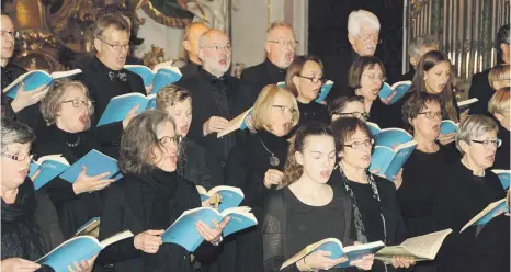  ?? FOTO: VERA ROMEU ?? Der Chor Sankt Johann hat sich Händels „Messiah“angenommen – und überzeugt mit Stimmgewal­t.