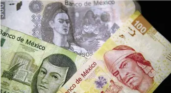  ?? /ARCHIVO ?? Ningún empleado público podrá ganar más de US$ 5,400 mensuales, que es lo que devenga el presidente Andrés Manuel López Obrador.