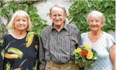  ?? Foto: Stadt Neu Ulm ?? Bürgermeis­terin Rosl Schäufele gratuliert­e Johann und Irma Gerstlauer aus Stein heim zur Diamantene­n Hochzeit.