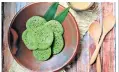  ??  ?? Flavour: pancakes flavoured with pandan