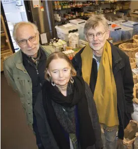  ?? Bild: Arvid Brandström ?? Bengt Gustafsson, Lena Falkheden och Gunnar Bäck är tre av inköpsföre­ningens 160 aktiva medlemmar.