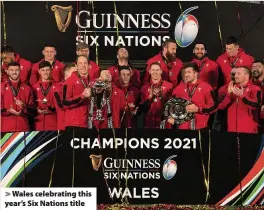  ??  ?? > Wales celebratin­g this year’s Six Nations title