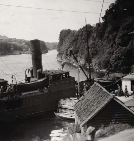  ?? FOTO: UKJENT. FRA VEGARD TOSKA SI SAMLING. ?? Fjordabåte­ne begynte i trafikk i 1858, og sluttet rundt 1980.