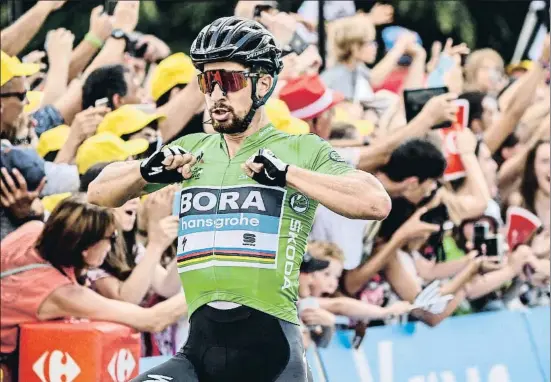  ?? JEFF PACHOUD / AFP ?? Peter Sagan celebra su victoria, la décima en cinco Tours diferentes