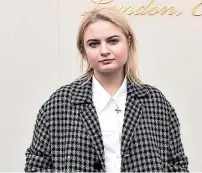  ??  ?? British singer Lapsley.