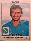  ??  ?? AL NAPOLI Raccolta Panini del 1989-1990: Mauro è al primo anno al Napoli e vincerà lo scudetto