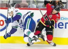  ?? LARRY MACDOUGAL/THE CANADIAN PRESS ?? Flames forward Kris Versteeg says he is a fan of the NHL’s crackdown on slashing and faceoff infraction­s this season, noting it should lead to more offence and clean faceoffs.