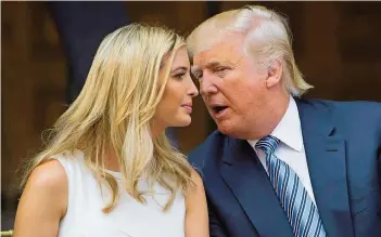  ?? FOTO: THEW/DPA ?? Tochter Ivanka und Papa Donald: Beim Trump-Clan sollen sie die Fäden in der Hand halten.