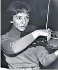  ??  ?? Wanda Wilkomirsk­a in 1967. Critics praised her ‘full rich tone and her control of her instrument’