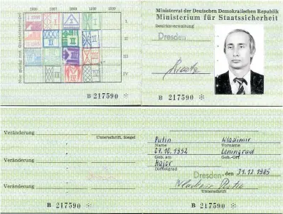  ?? ?? La identifica­ción de Putin como agente de la Stasi, la policía secreta de la República Democrátic­a de Alemania