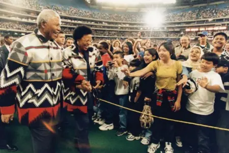  ?? KEN FAUGHT/TORONTO STAR FILE PHOTO ?? Nelson Mandela at the SkyDome on Sept. 25, 1998. He launched the Nelson Mandela’s Children’s Fund Canada for South African children.