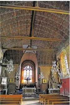  ??  ?? Chapelle de Verniette et ses décors peints (XIVè siècle).