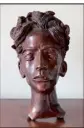  ??  ?? Portrait de Jean Cocteau. Epreuve en bronze à patine mordorée. Numéroté /. Signé. H :  cm /€