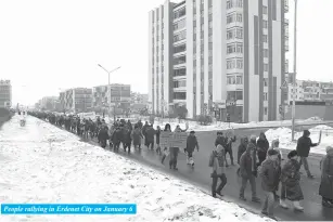  ??  ?? People rallying in Erdenet City on January 6