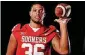  ?? [PHOTO BY STEVE SISNEY, THE OKLAHOMAN] ?? Oklahoma fullback Dimitri Flowers is one of the Sooners’ most valuable players.